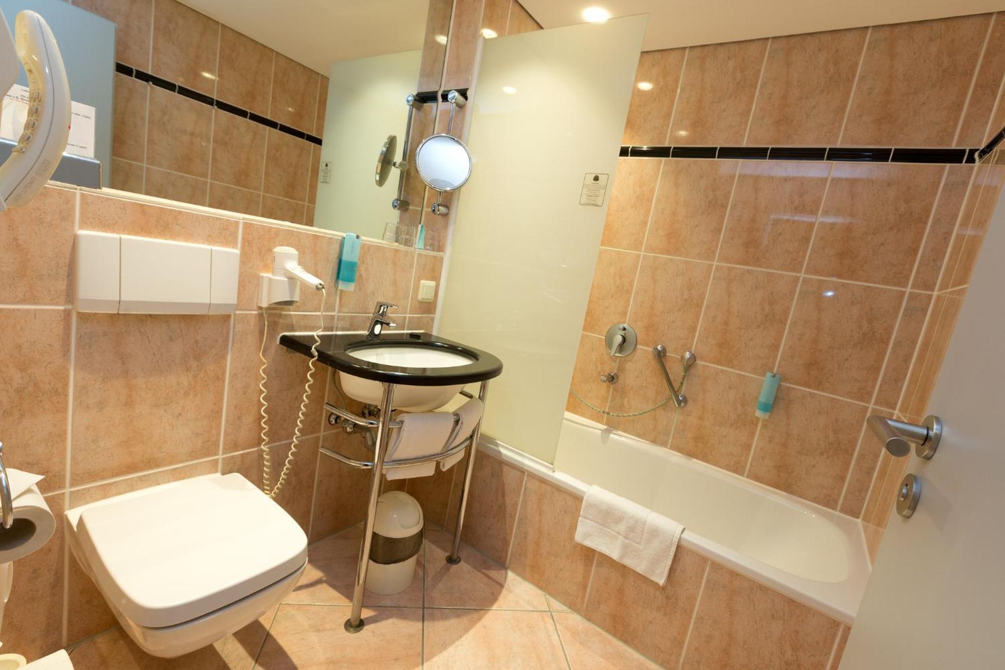 Hotel Arte Schwerin Schwerin  Ngoại thất bức ảnh